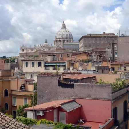 Justa Casa Borgo Vittorio アパート ローマ